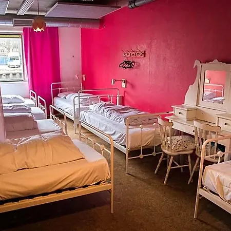 Clinkmama Hotel